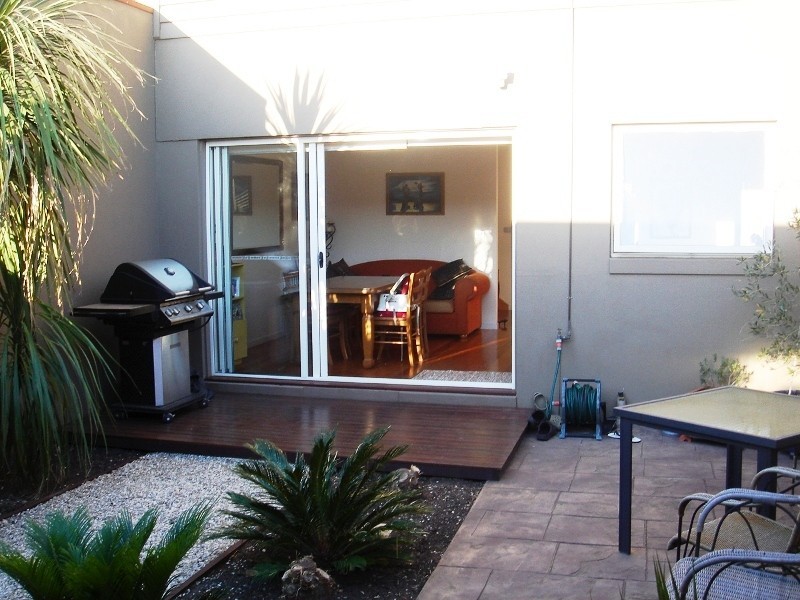 3/1 Ferguson St, Ascot Vale VIC 3032