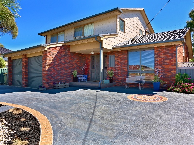 2 Dorset Avenue, Keilor East VIC 3033