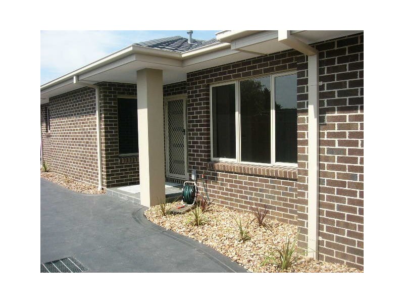 2/54 McIntosh Street, Airport West VIC 3042