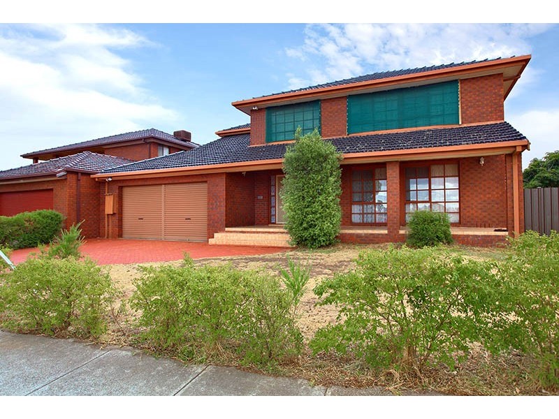 33 Lionheart Avenue, Taylors Lakes VIC 3038