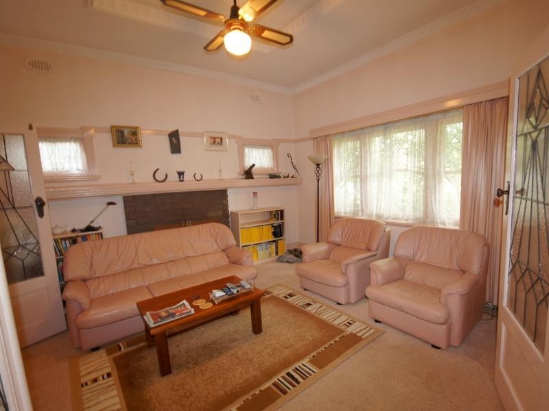 3 Lebanon Street, Strathmore VIC 3041