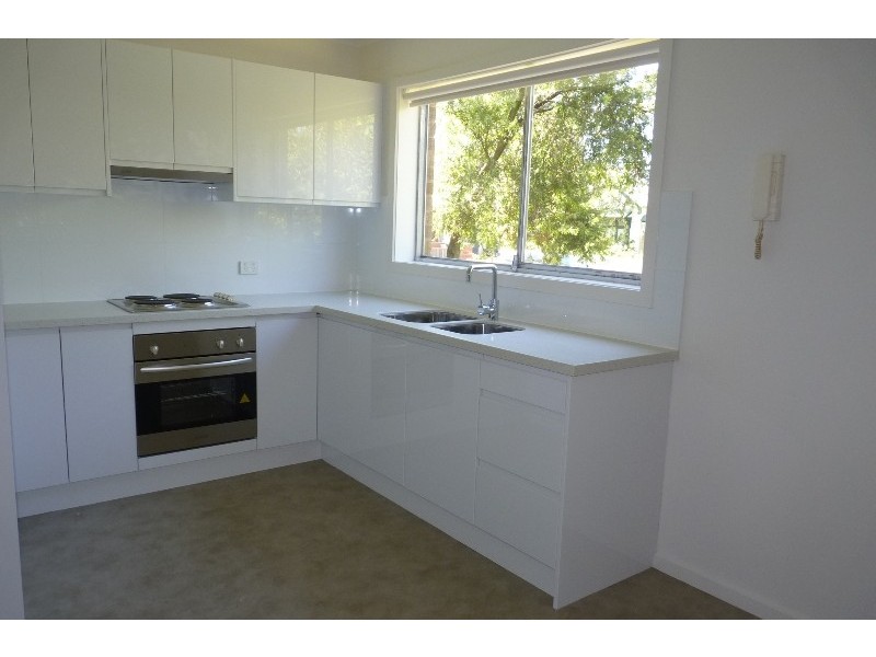 2/61 Primrose Street, Essendon VIC 3040