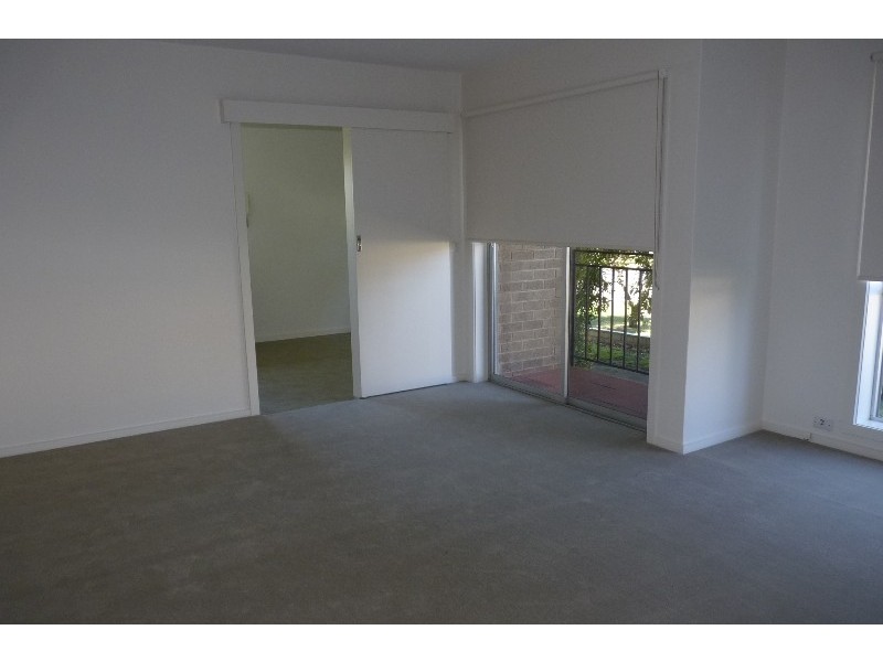 2/61 Primrose Street, Essendon VIC 3040