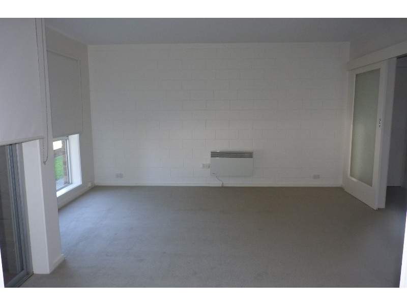 2/61 Primrose Street, Essendon VIC 3040