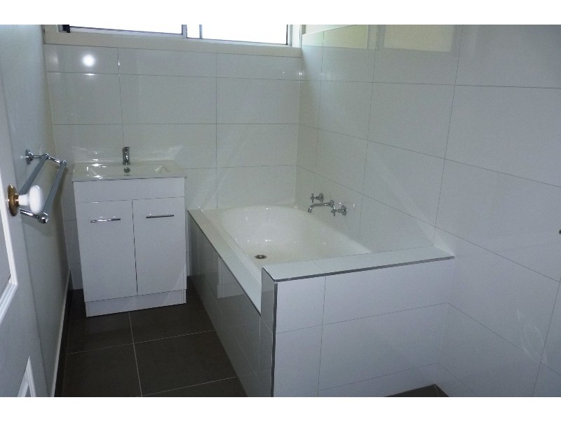 2/61 Primrose Street, Essendon VIC 3040