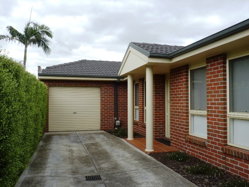 2/1 Bedford Street, Airport West VIC 3042