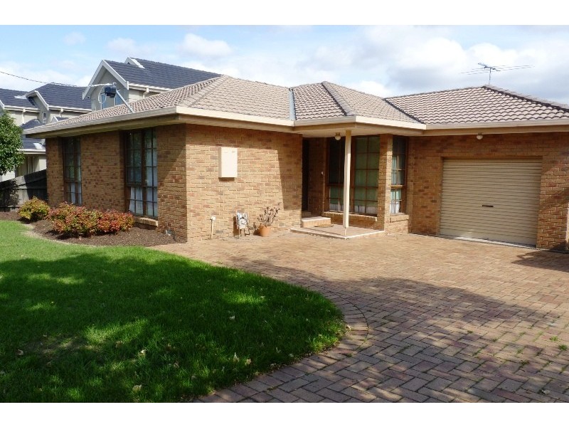 1/157 Bradshaw Street, Essendon VIC 3040