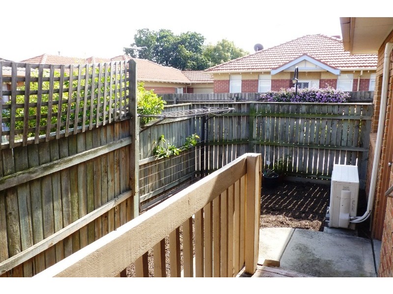 1/157 Bradshaw Street, Essendon VIC 3040