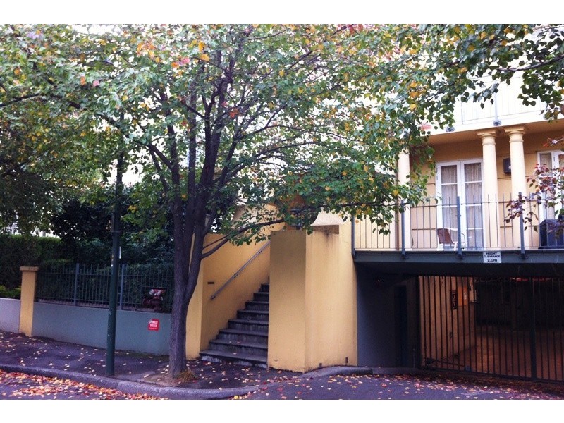 13/8 Wellington Crescent, East Melbourne VIC 3002