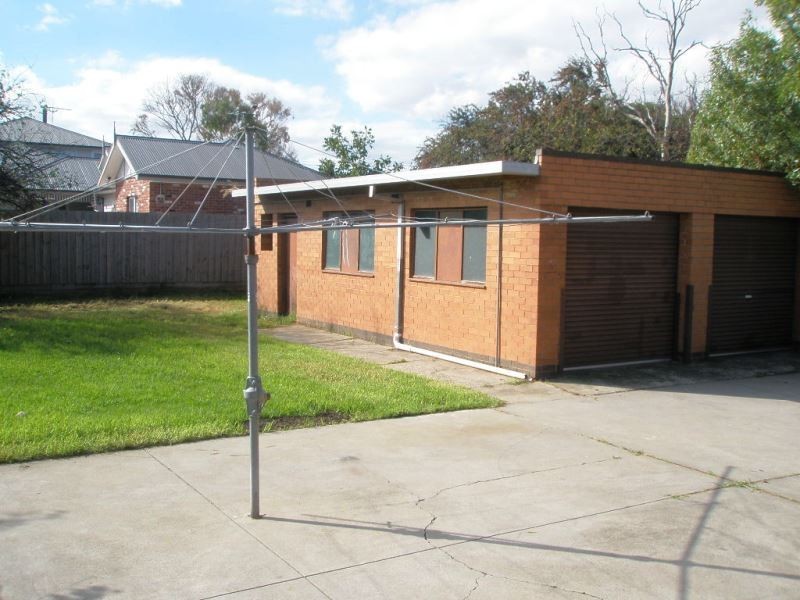 2/32 Green Street, Airport West VIC 3042