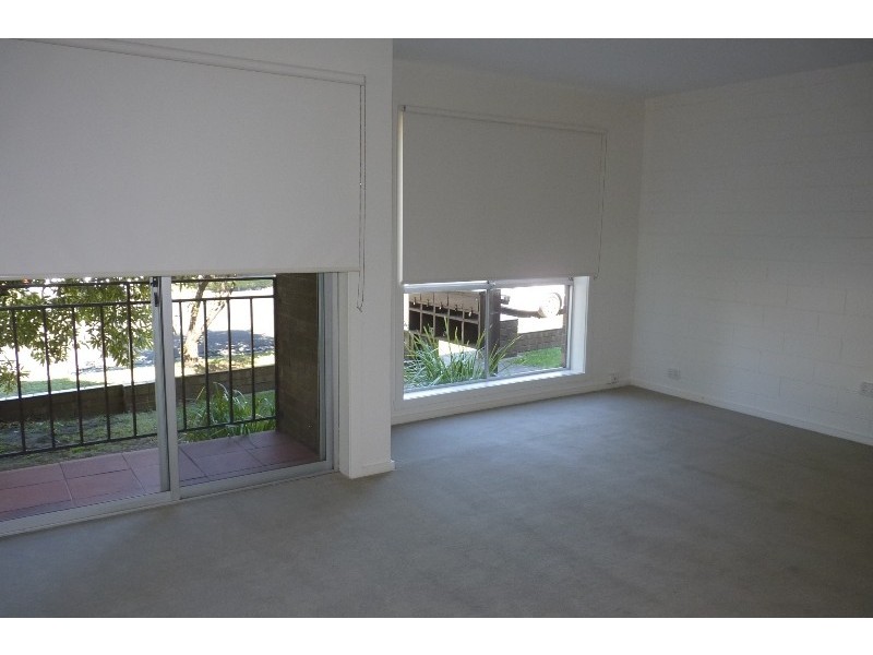 2/61 Primrose Street, Essendon VIC 3040