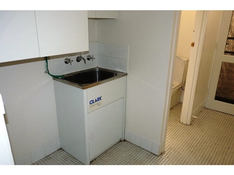 2/61 Primrose Street, Essendon VIC 3040