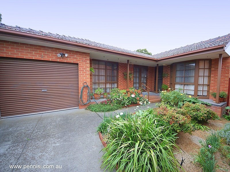 2/38 Windsor Avenue, Strathmore VIC 3041