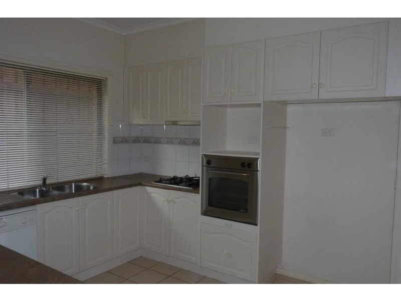41 The Crest,, Attwood VIC 3049
