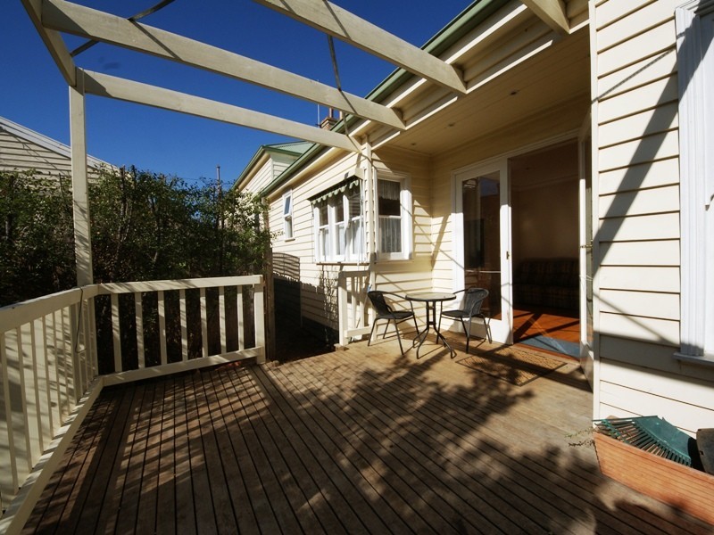 16 Robb Street, Essendon VIC 3040