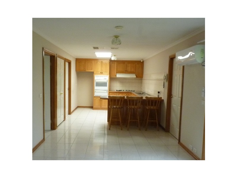 2/11 Jessie Street, Oak Park VIC 3046