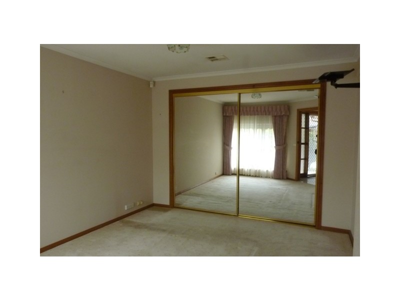 2/11 Jessie Street, Oak Park VIC 3046