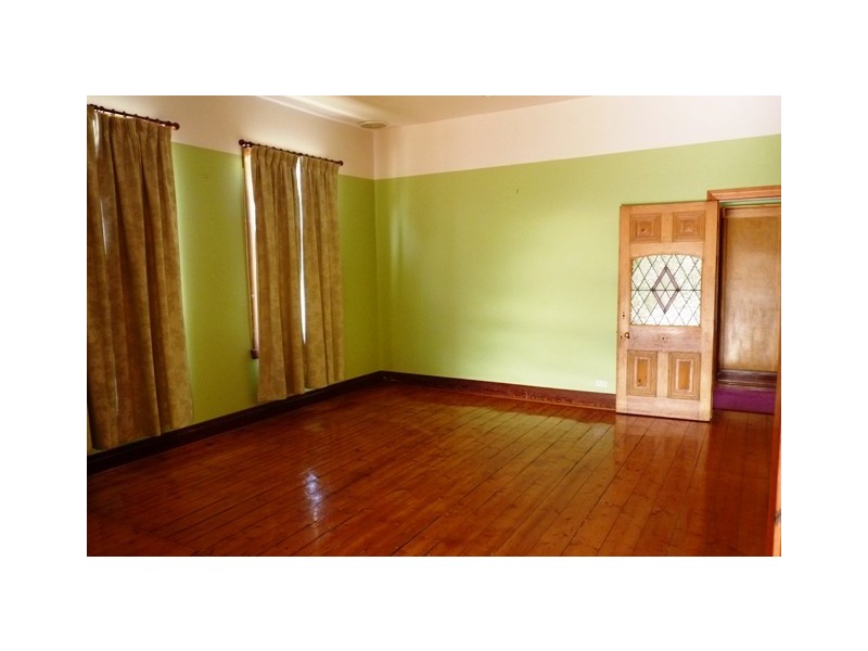 1/2 Glencairn Avenue, Deer Park VIC 3023