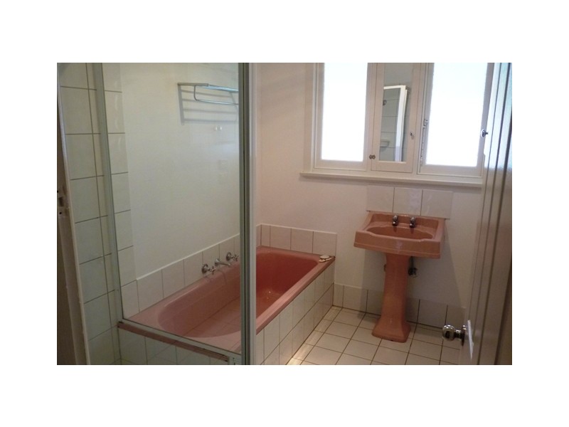 131 Victory Road, Airport West VIC 3042