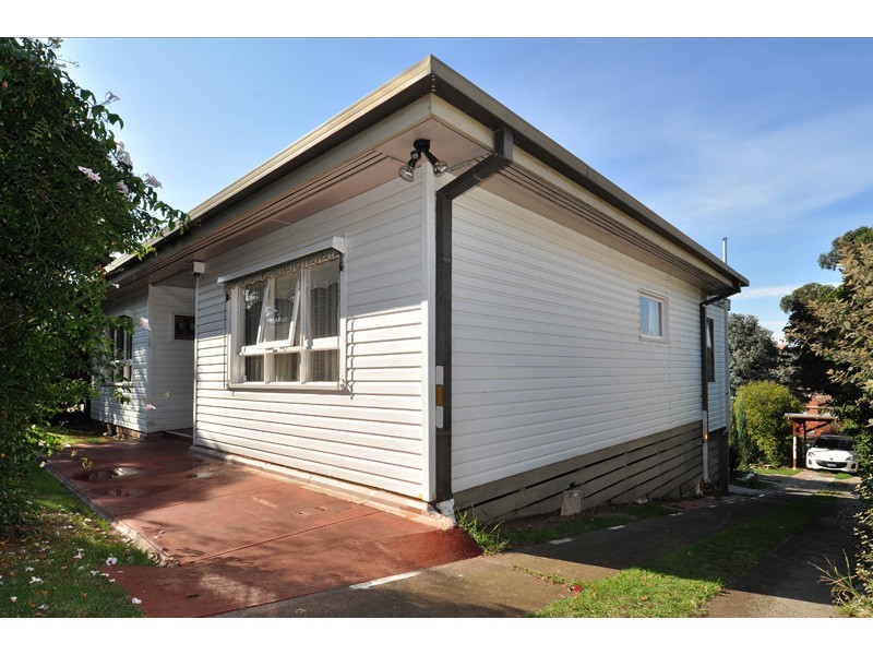 38 Xavier Street, Oak Park VIC 3046