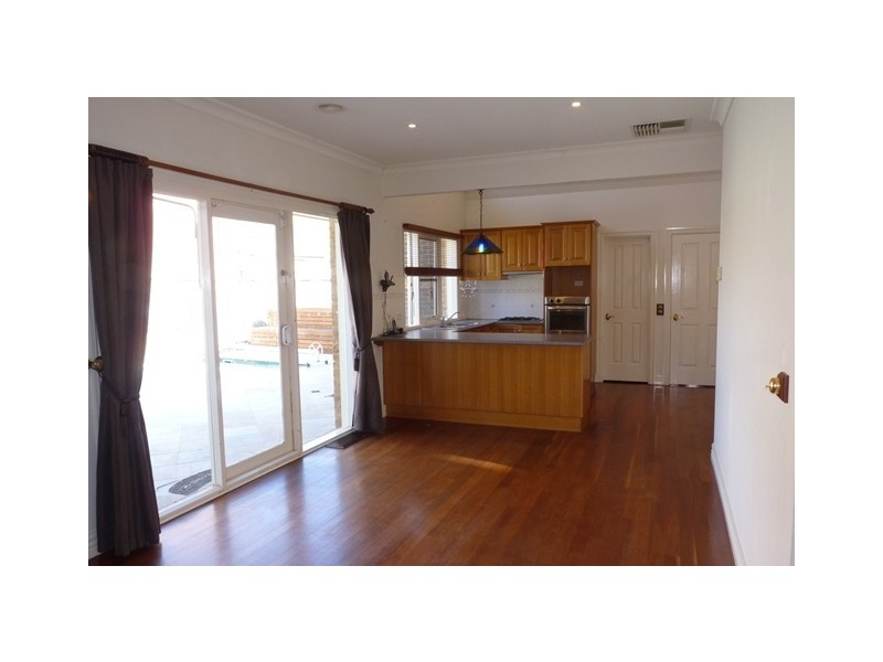 4 Wonga Place, Gowanbrae VIC 3043