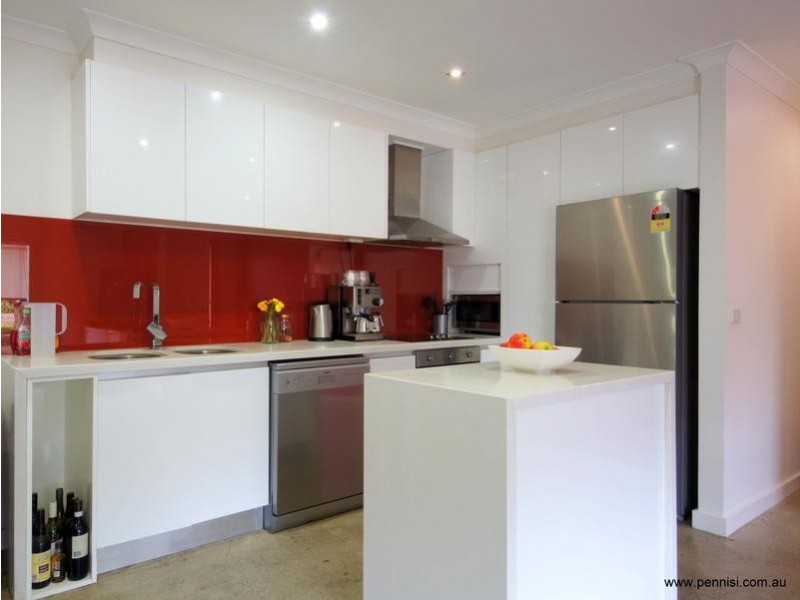 4 Holberg Street, Moonee Ponds VIC 3039