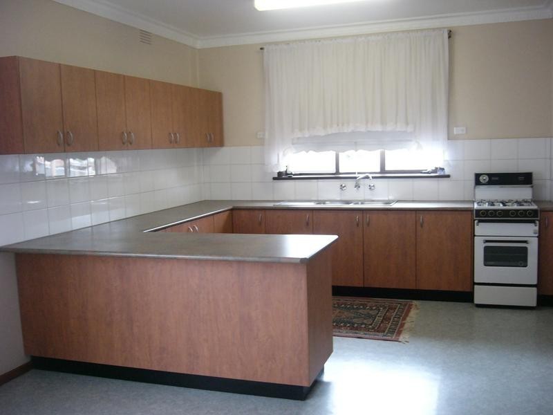 62 Ridge Drive, Avondale Heights VIC 3034