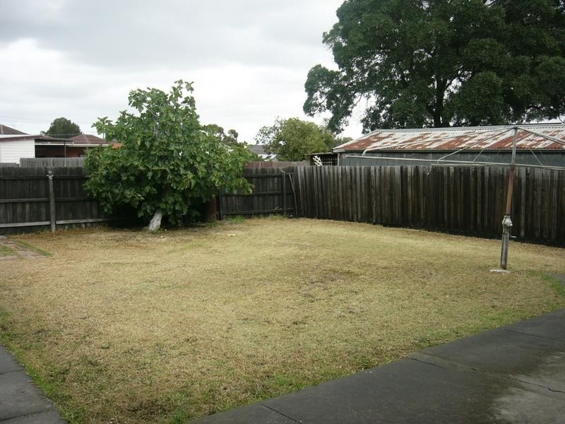 62 Ridge Drive, Avondale Heights VIC 3034