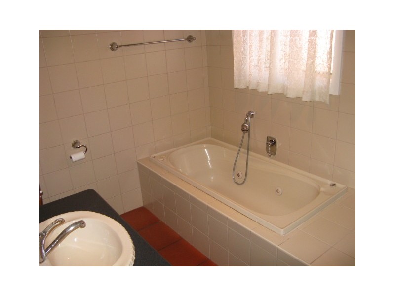 3 Grandview Avenue, Pascoe Vale South VIC 3044