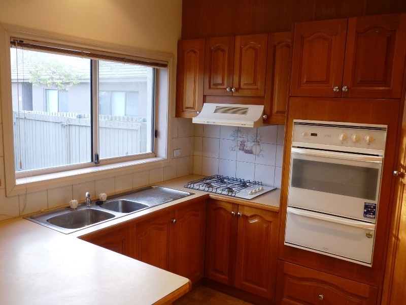 2/22 Ethel Street, Oak Park VIC 3046