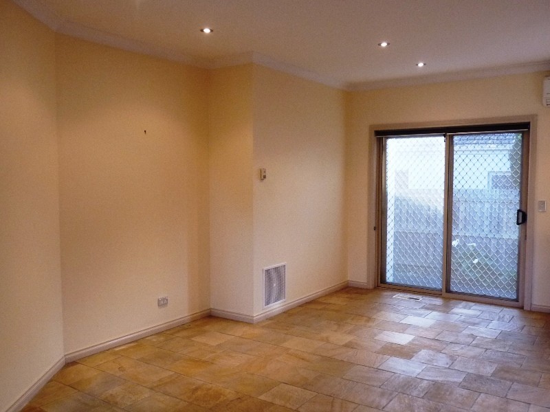 2/22 Ethel Street, Oak Park VIC 3046