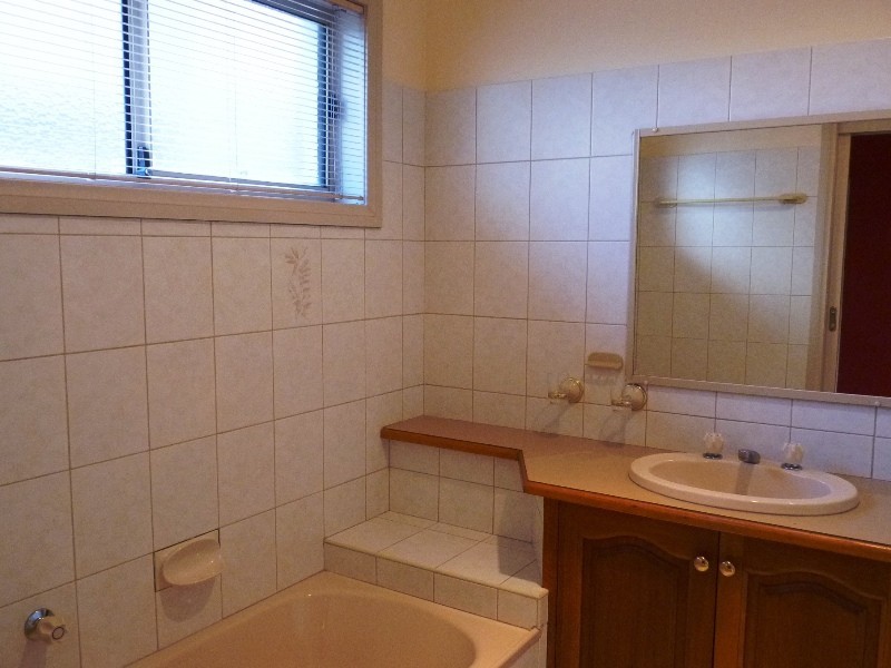 2/22 Ethel Street, Oak Park VIC 3046