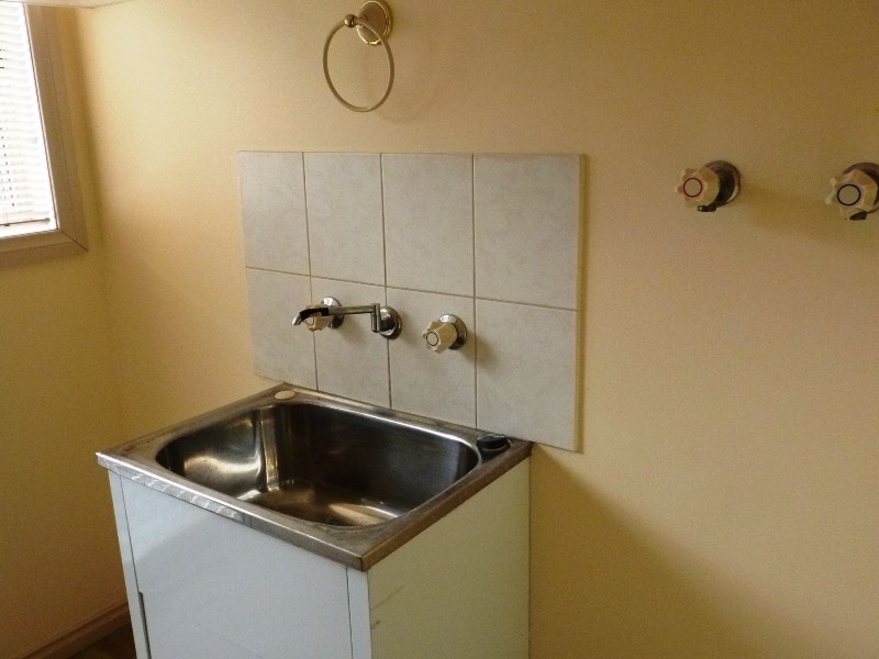 2/22 Ethel Street, Oak Park VIC 3046