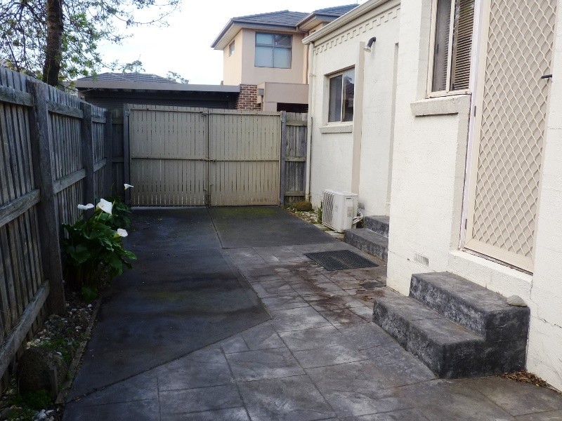 2/22 Ethel Street, Oak Park VIC 3046