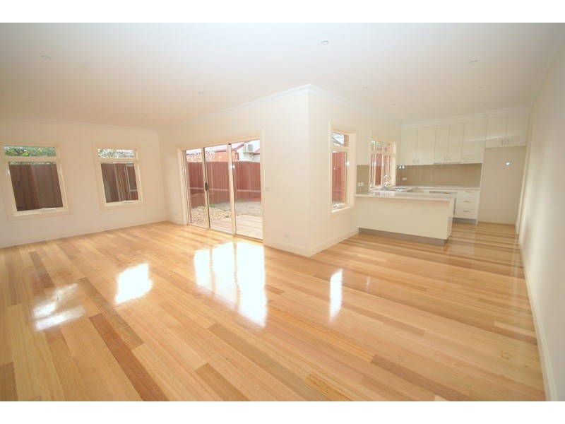 2/29 Prince Street, Essendon VIC 3040