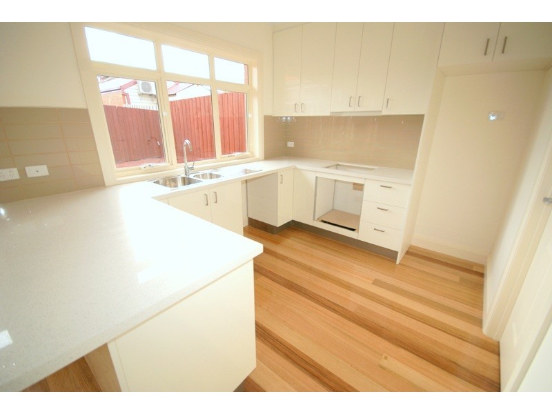 2/29 Prince Street, Essendon VIC 3040