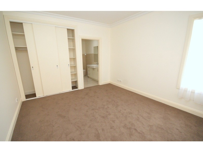 2/29 Prince Street, Essendon VIC 3040