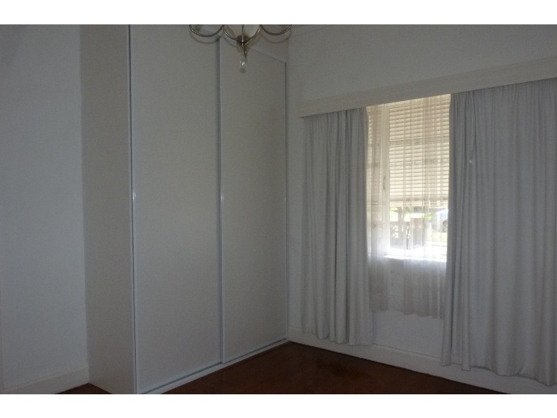 8 Sunbeam Street, Pascoe Vale VIC 3044