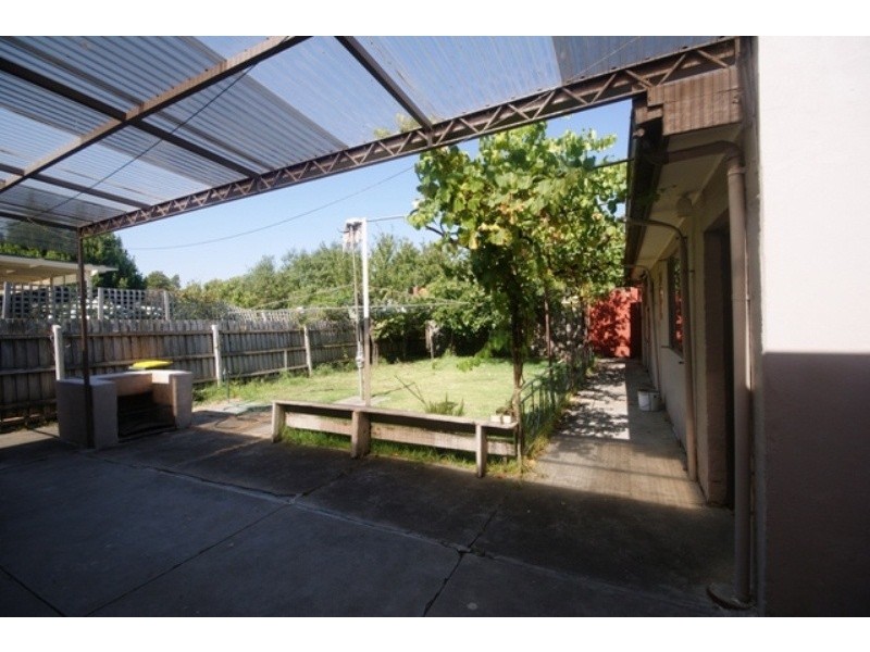 8 Sunbeam Street, Pascoe Vale VIC 3044