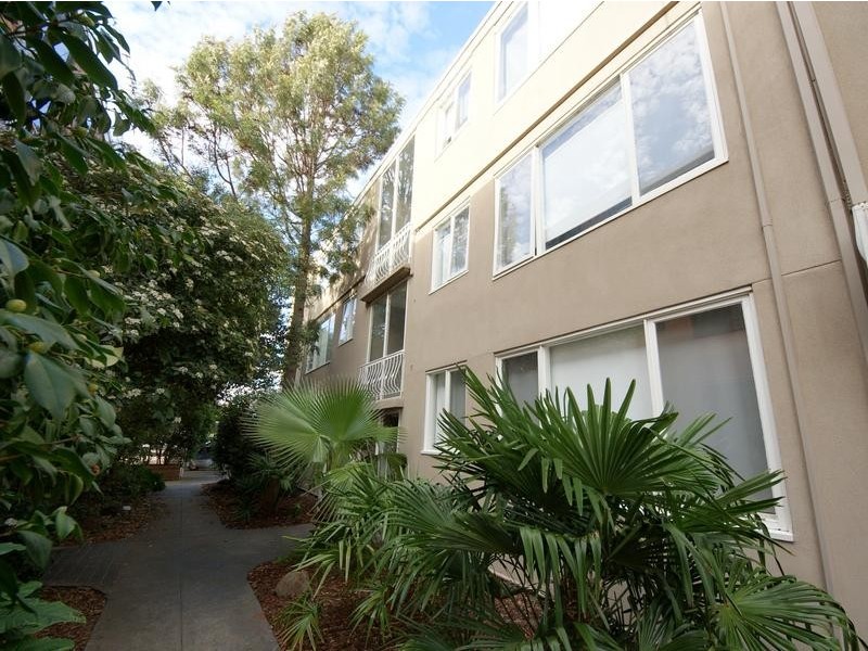 1/39 St KInnord St, Aberfeldie VIC 3040