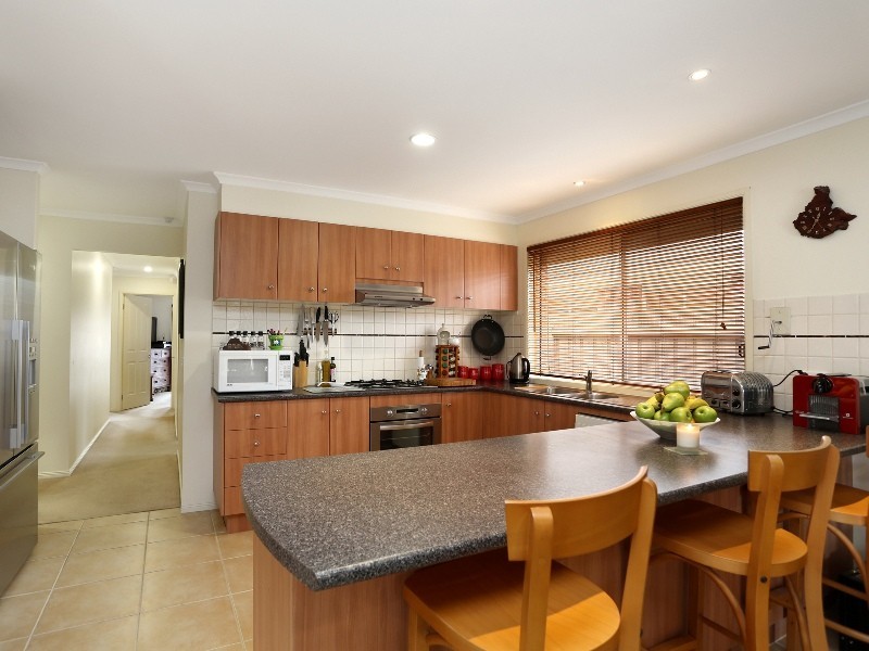 71 Timele Drive, Hillside VIC 3037