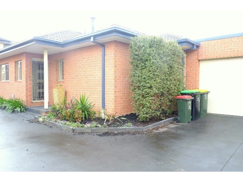 2/16 Bowes Ave, Airport West VIC 3042