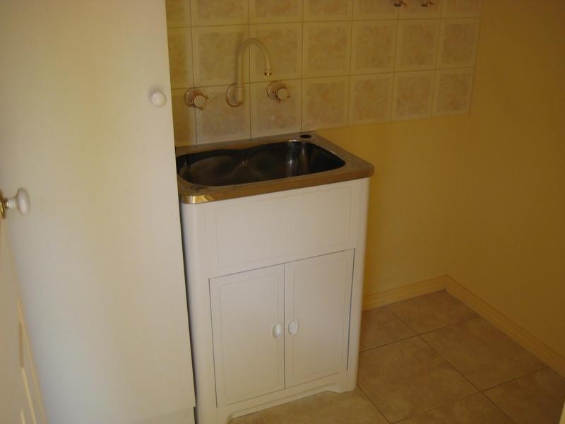 1/33 Renown Street, Essendon North VIC 3041