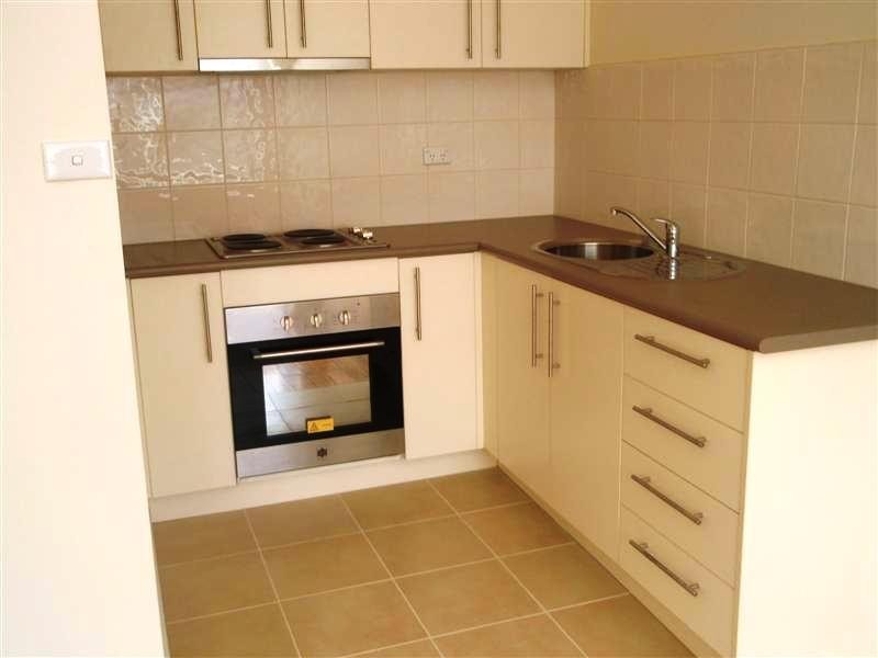 4/18 Mascoma Street, Ascot Vale VIC 3032