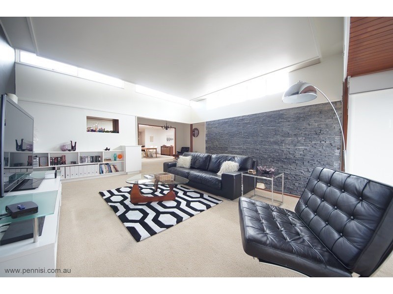 19 Woolart Street, Strathmore VIC 3041