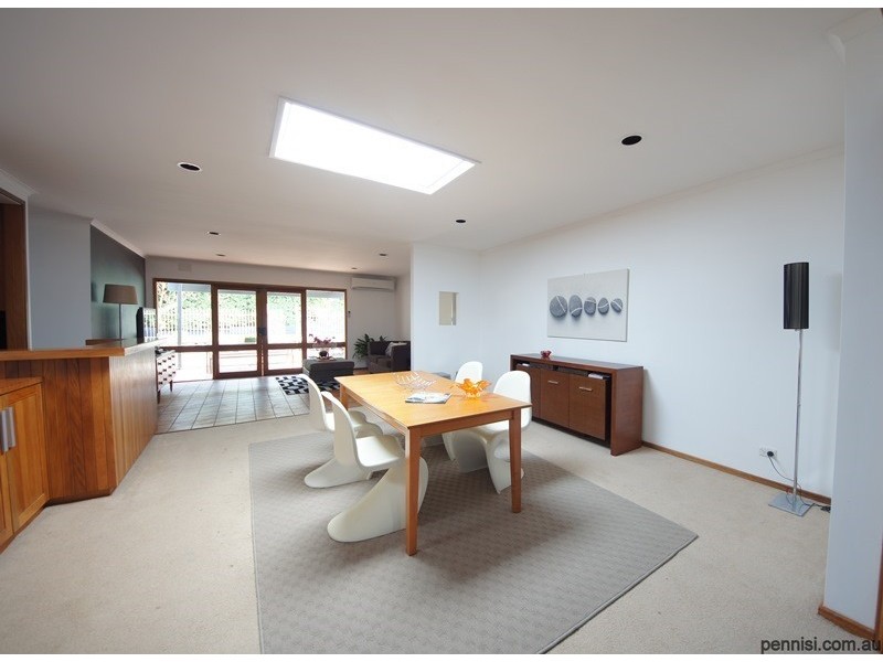 19 Woolart Street, Strathmore VIC 3041