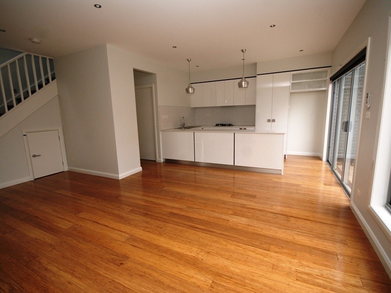 2/70 Sharps Road, Tullamarine VIC 3043