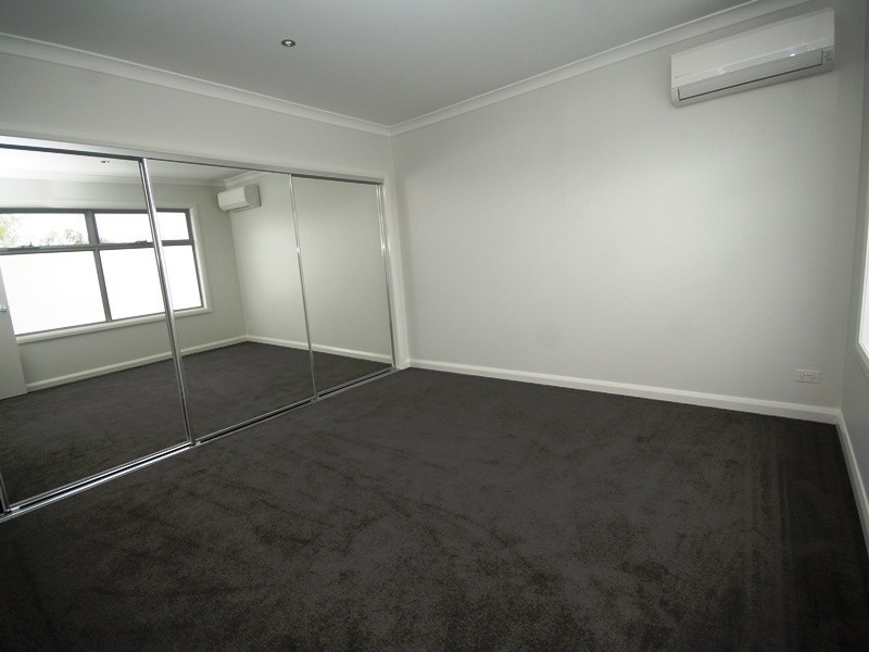 2/70 Sharps Road, Tullamarine VIC 3043