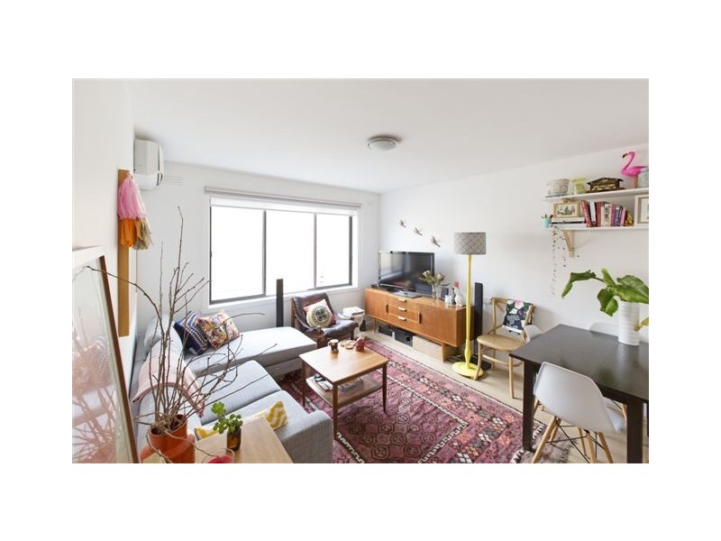 2/19 Barnett Street, Kensington VIC 3031