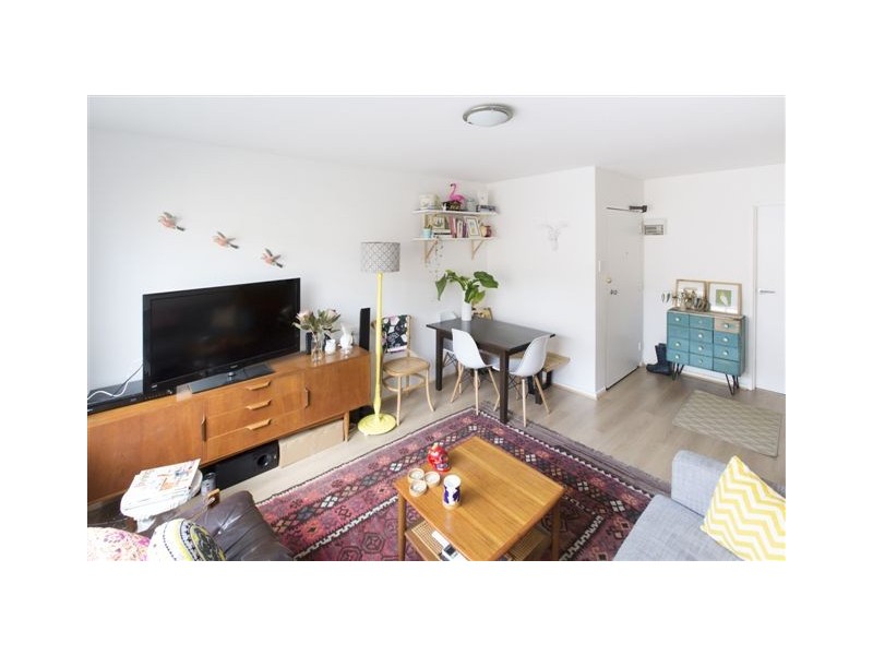 2/19 Barnett Street, Kensington VIC 3031